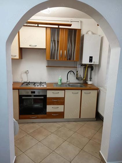 Apartament cu 4 camere decomandat în Central