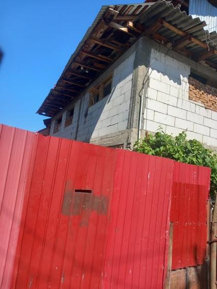 Casă cu 4 camere în Domnești