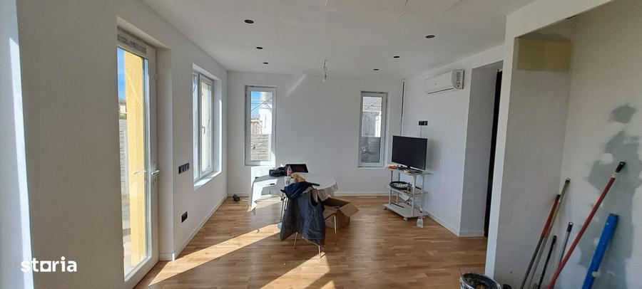 Casă cu 8 camere cu Teren 777 Mp în Șag