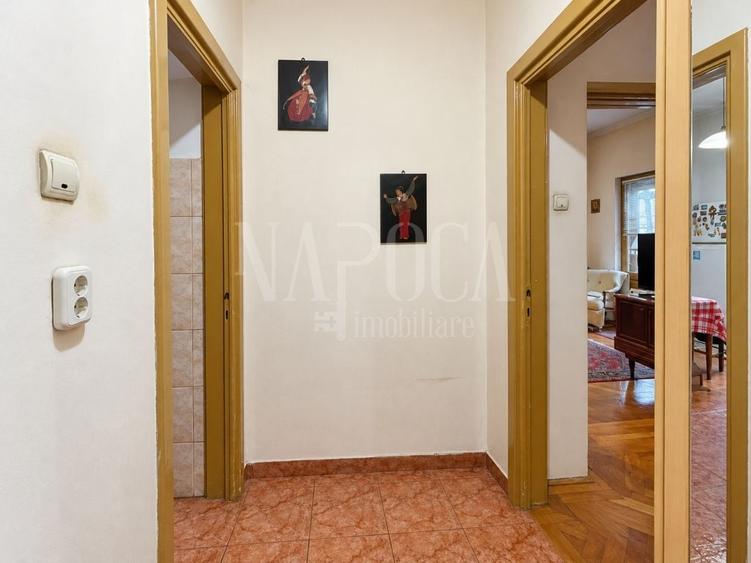 Apartament cu 3 camere semidecomandat în Central