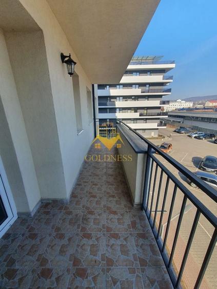 Apartament cu 3 camere semidecomandat, mobilat în Iris