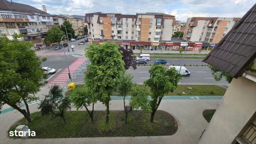 Apartament cu 4 camere decomandat în Tolstoi