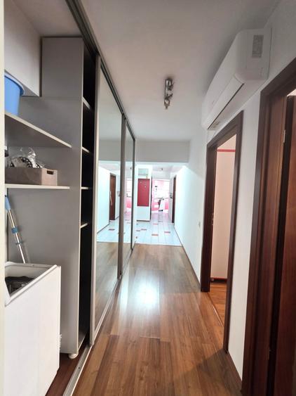 Apartament cu 3 camere decomandat în Titulescu