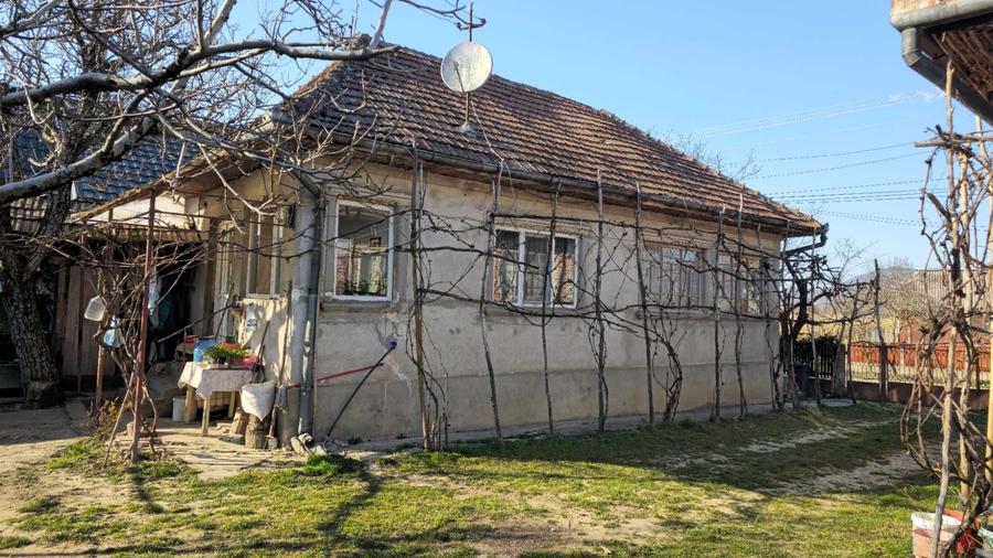 Casă cu 3 camere în Năpradea