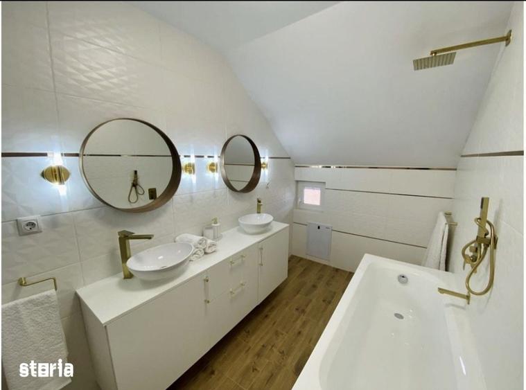 Casă cu 5 camere cu Teren 286 Mp în Central