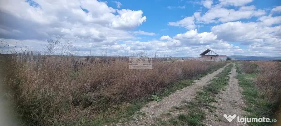 Teren de 498 mp, în Nord