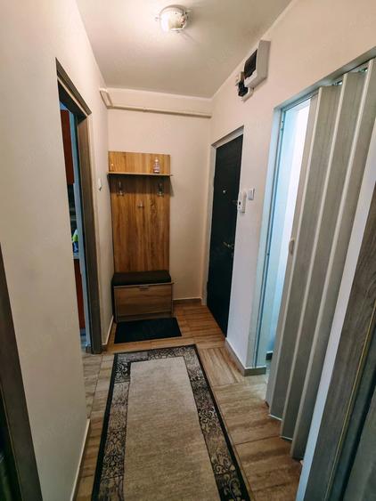 Apartament cu 2 camere semidecomandat în Micro 16