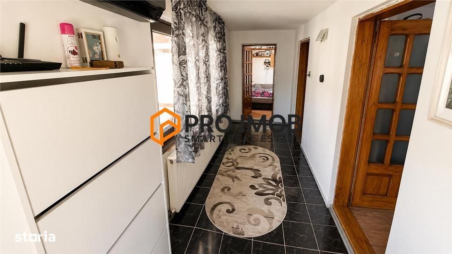 Casă cu 3 camere decomandat cu Canalizare în Mărăcineni