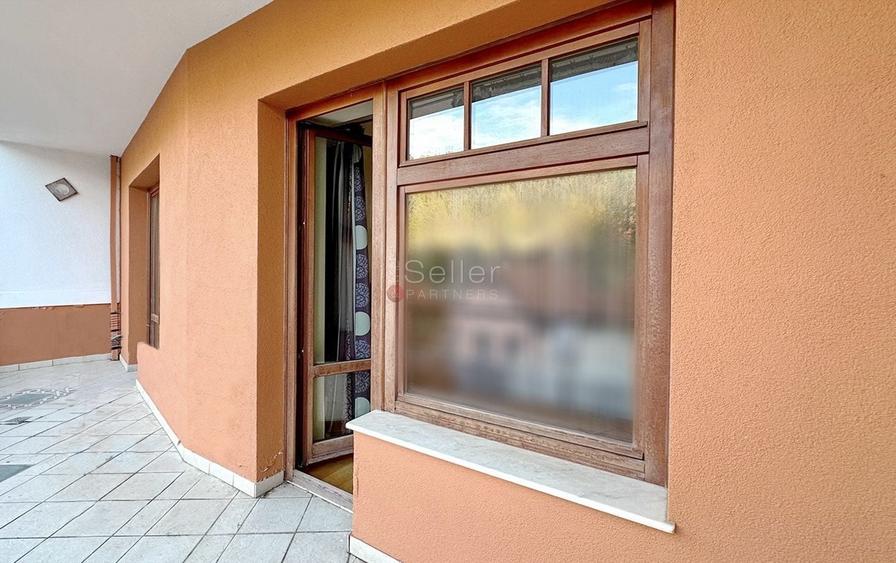 Apartament cu 4 camere decomandat, mobilat în Schei