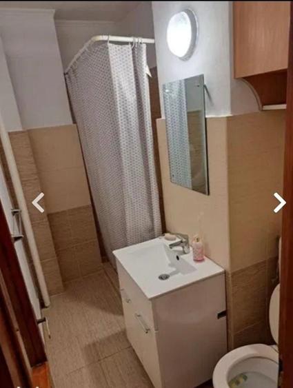 Garsonieră decomandată în Central