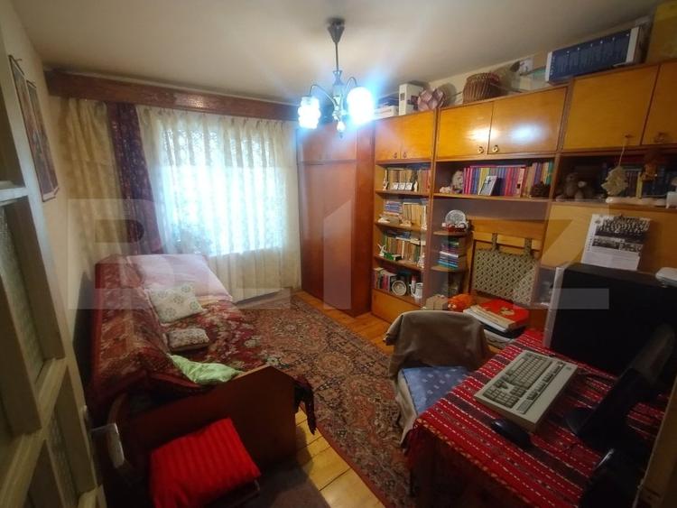 Apartament cu 3 camere decomandat în Beclean