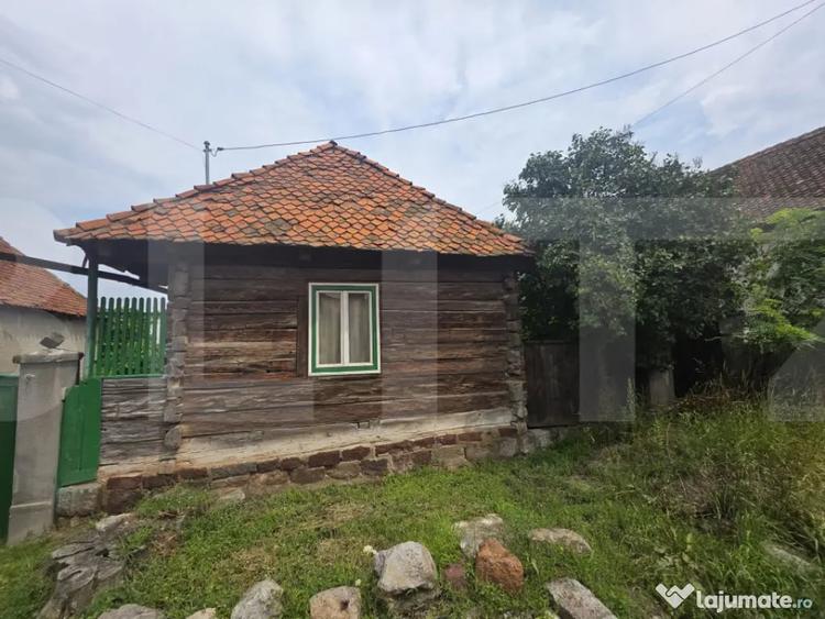 Casă cu 2 camere cu Teren 982 Mp în Bixad