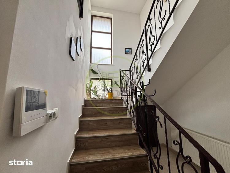 Casă cu 5 camere decomandat cu Teren 500 Mp în Central
