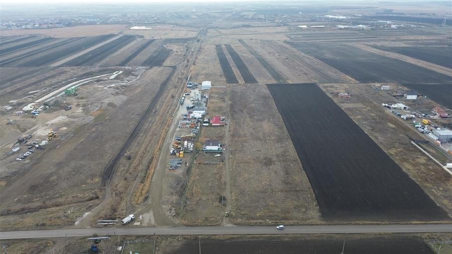 Teren Construcții intravilan de 10450 mp, în Est