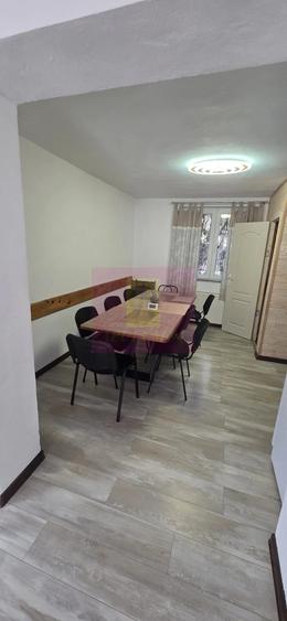 Casă cu 8 camere cu Teren 400 Mp în Zamora