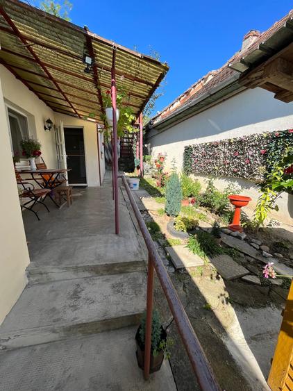Casă cu 3 camere în Central