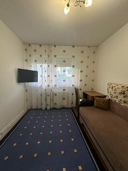 Apartament cu 3 camere decomandat, mobilat în Craiter