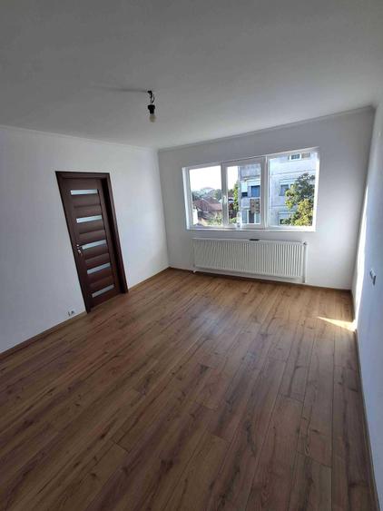 Apartament cu 2 camere semidecomandat în 14 Mai