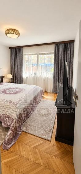 Apartament cu 3 camere decomandat, mobilat în Ampoi 3