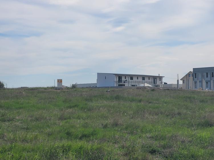 Teren Construcții intravilan de 1528 mp, în Central
