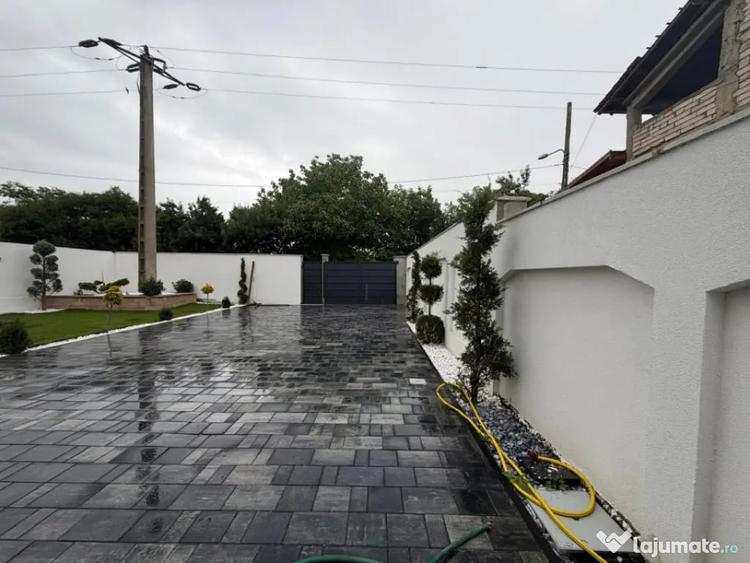 Casă cu 3 camere cu Teren 370 Mp în Central