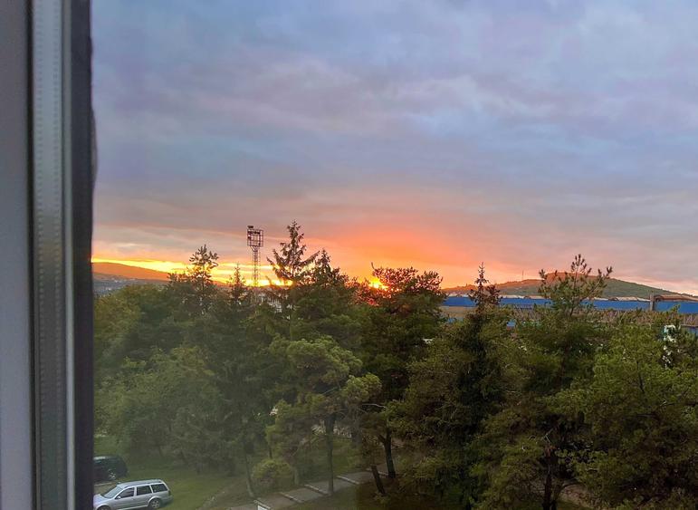 Apartament cu 3 camere decomandat în Central