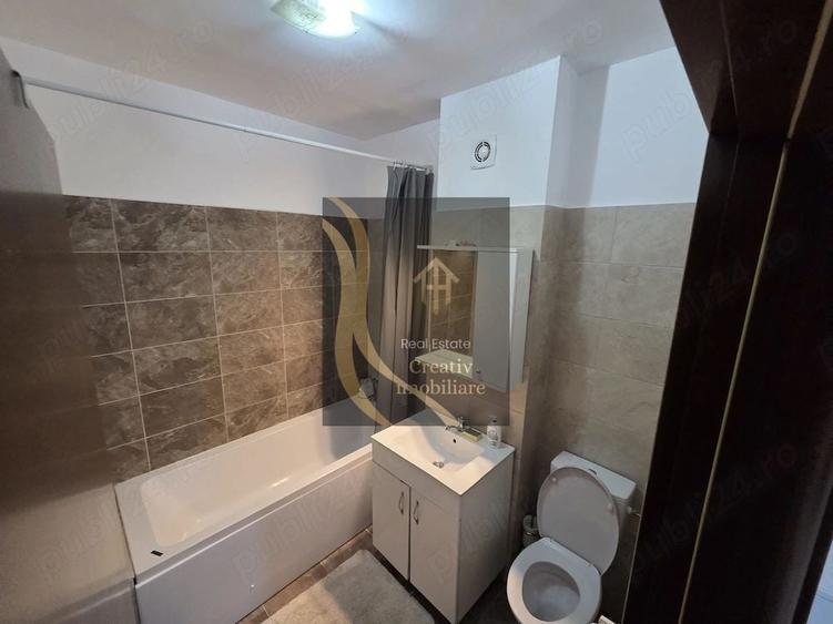 Garsonieră decomandată în Titan