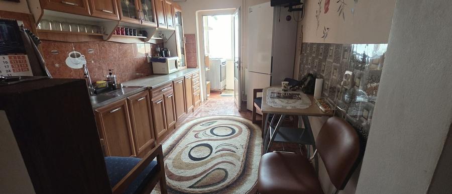 Apartament cu 3 camere decomandat în Central