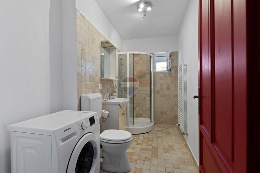Apartament cu 2 camere semidecomandat, mobilat în Boul Roșu