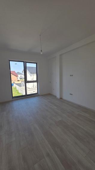 Casă individuală cu 4 camere cu Canalizare în Central