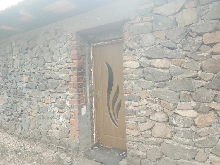 Casă cu 3 camere cu Teren 1200 Mp în Goruia