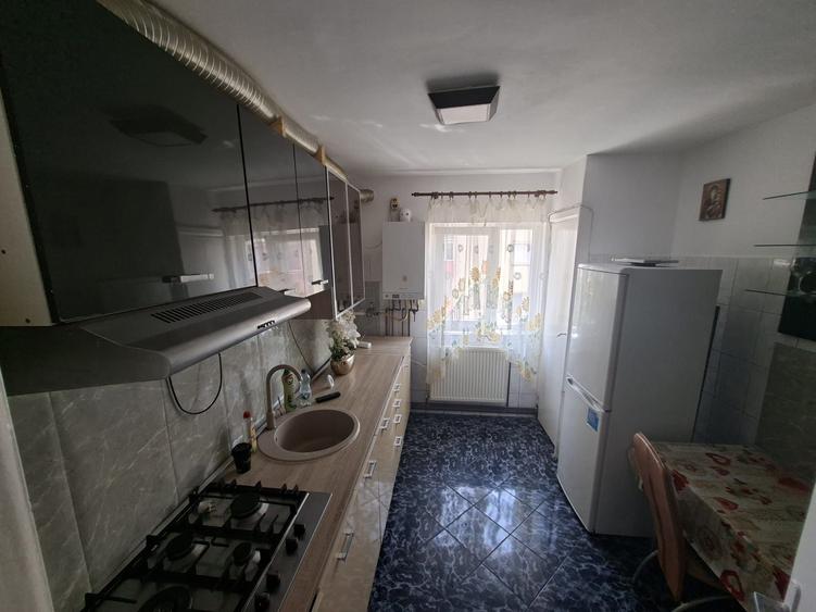 Apartament cu 2 camere semidecomandat în Dâmbovița