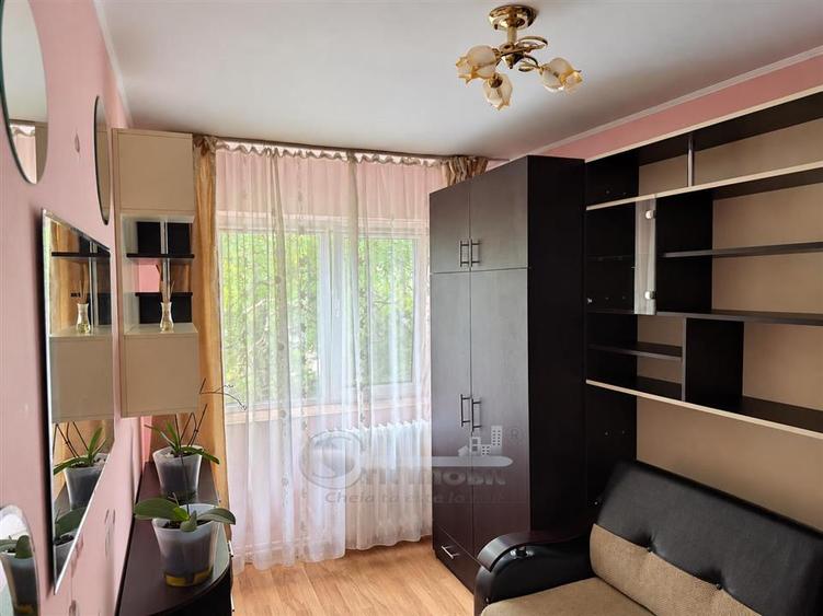 Apartament cu 3 camere semidecomandat, mobilat în Tătărași