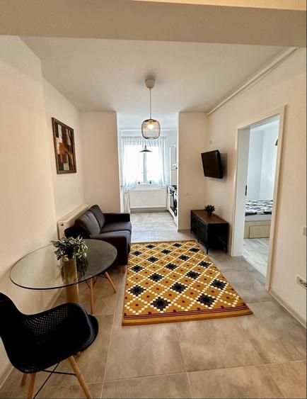 Apartament cu 2 camere nedecomandat în Central