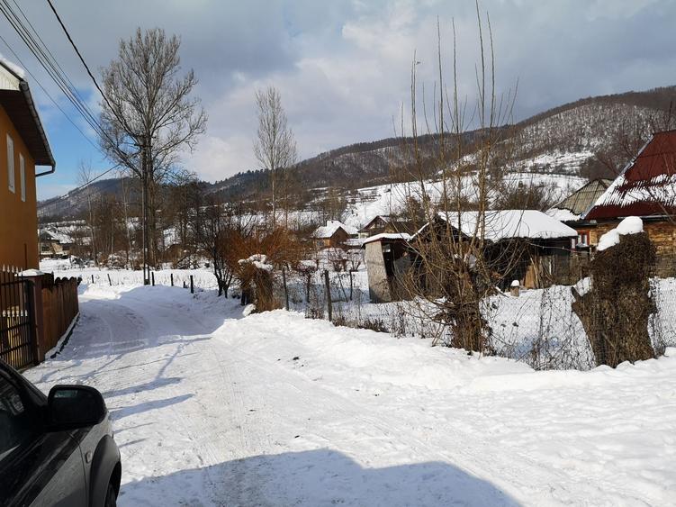 Casă cu 2 camere în Strâmtura
