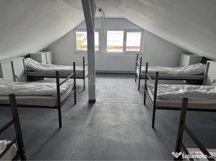 Casă cu 20 camere cu Teren 300 Mp în Central