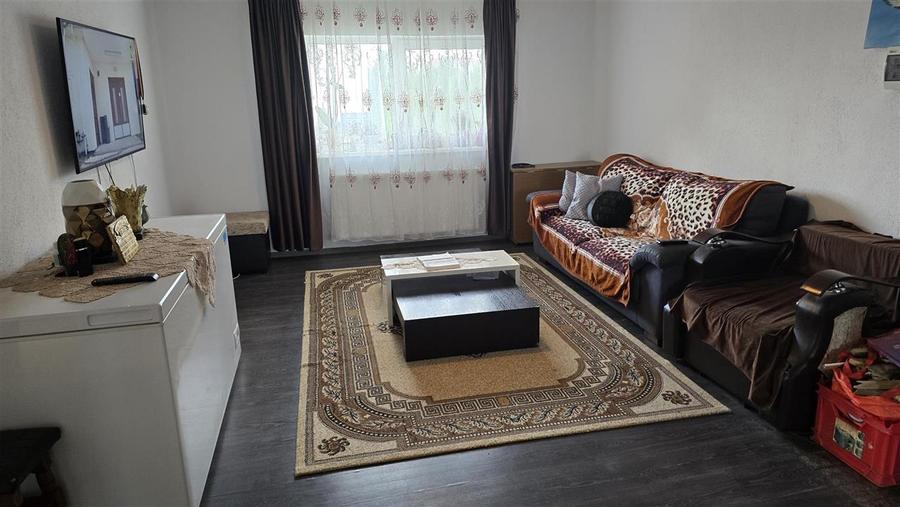 Casă individuală cu 5 camere cu Teren 2500 Mp în Luncușoara