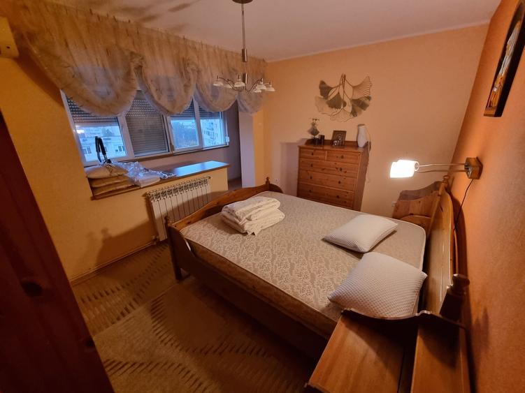 Apartament cu 3 camere decomandat, mobilat în Tomis Nord