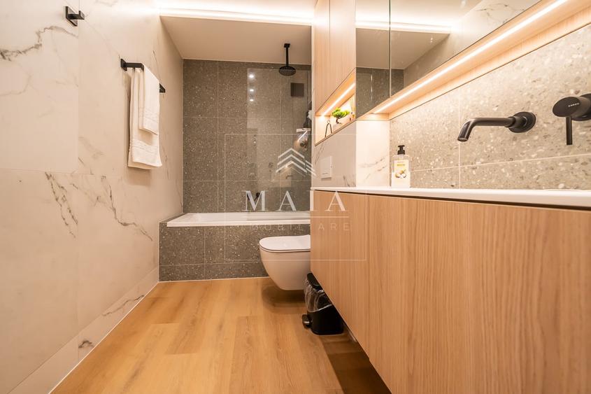 Apartament cu 4 camere decomandat în Mihai Viteazul