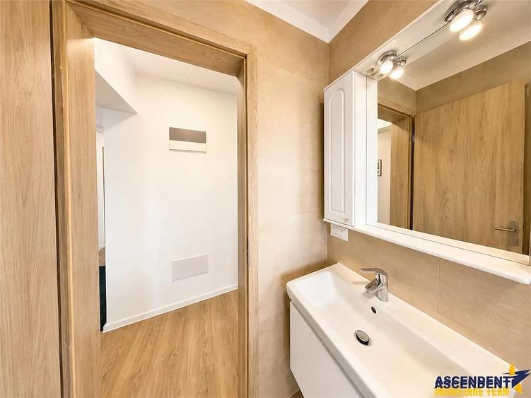Apartament cu 2 camere decomandat în Tractorul