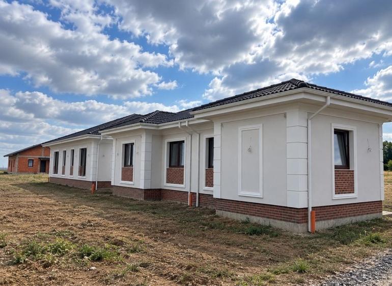 Casă cu 3 camere în Moșnița Nouă