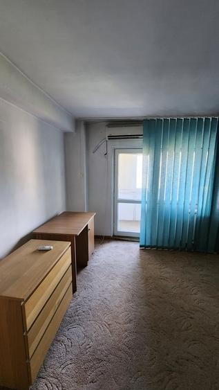 Garsonieră decomandată, mobilată în Decebal