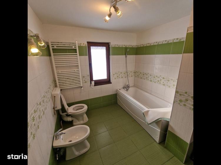 Casă cu 4 camere cu Teren 2676 Mp în Central