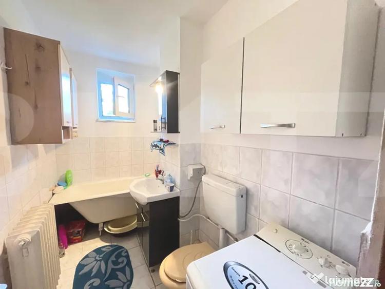 Apartament cu 4 camere semidecomandat în Central