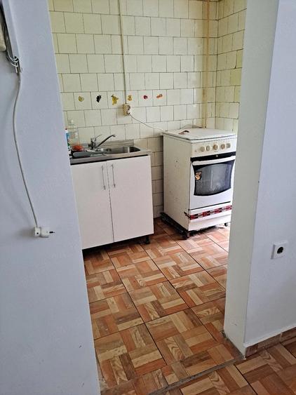 Garsonieră semidecomandată în Micro 19