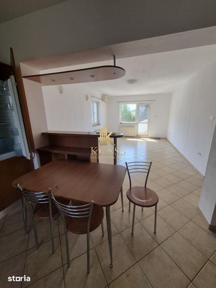 Apartament cu 4 camere decomandat în Herăstrău