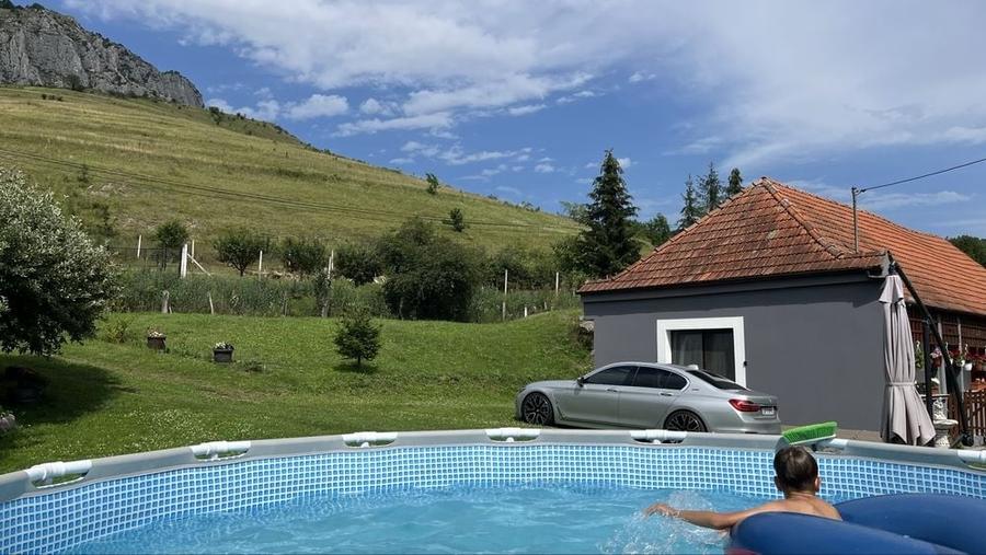 Casă cu 2 camere cu Teren 150 Mp în Vălișoara