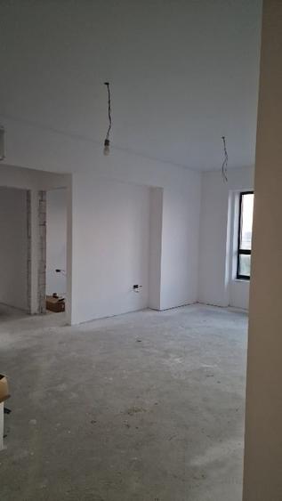 Apartament cu 3 camere decomandat în Tomis Nord
