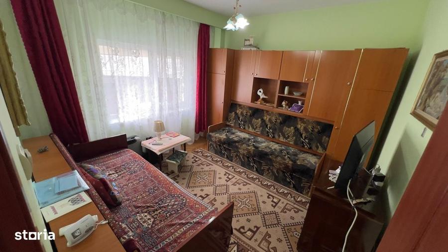 Apartament cu 3 camere decomandat în Ultracentral