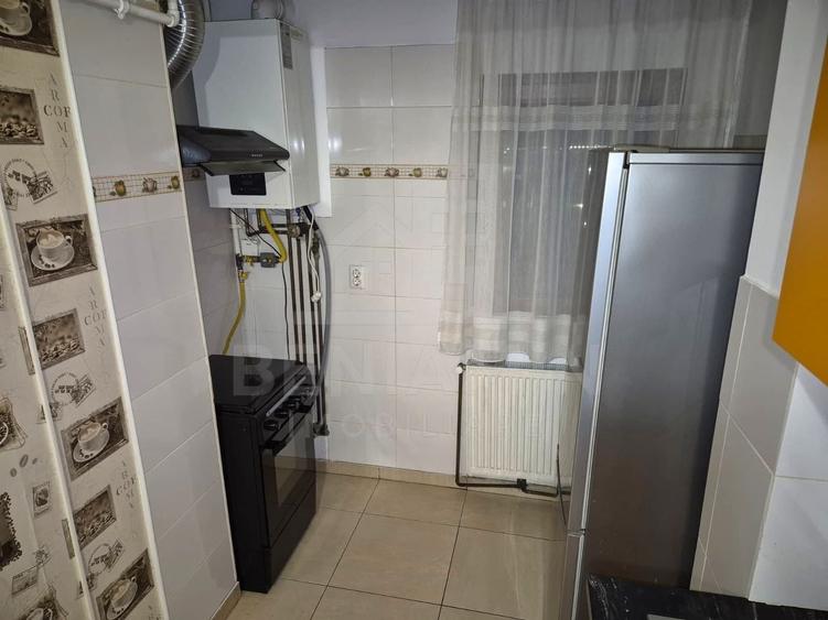 Apartament cu 2 camere decomandat, mobilat în Central